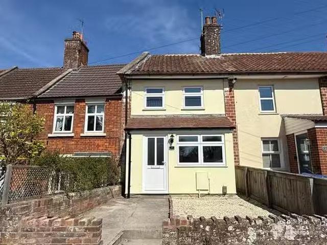 3 bedroom terraced house for rent in Alfred Street, Westbury.