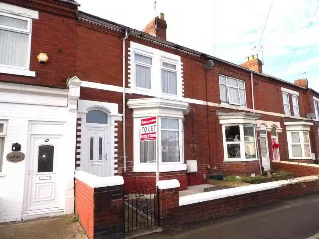 3 bedroom terraced house for rent in Askern Road, Doncaster, DN5
