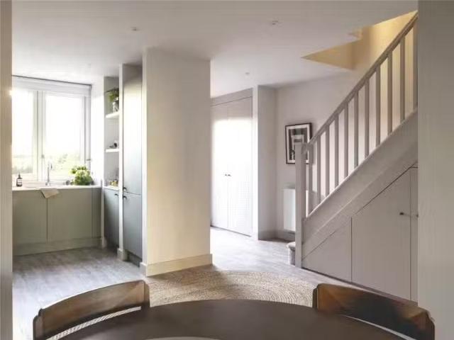 3 bedroom terraced house for rent in Ayrton Avenue, Eddington.