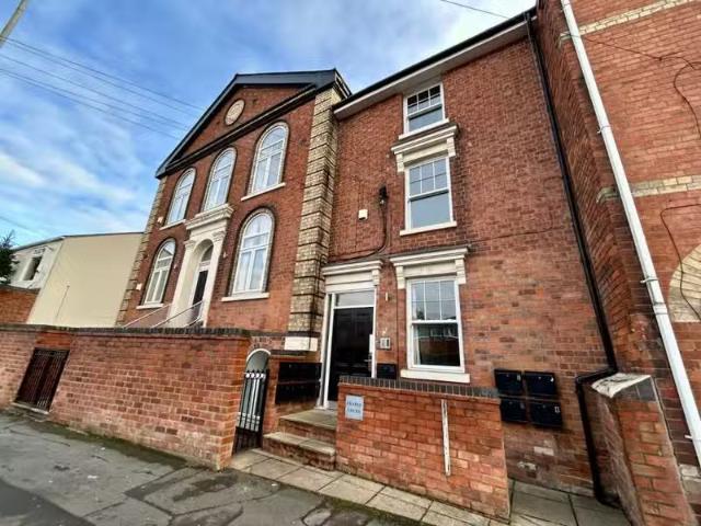 3 bedroom terraced house for rent in Birmingham Road, Bromsgro.
