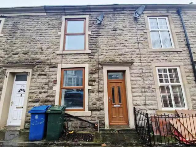 3 bedroom terraced house for rent in Blackburn Road, Haslingde.
