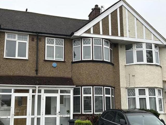 3 Bedroom Terraced House For Rent In Bromley