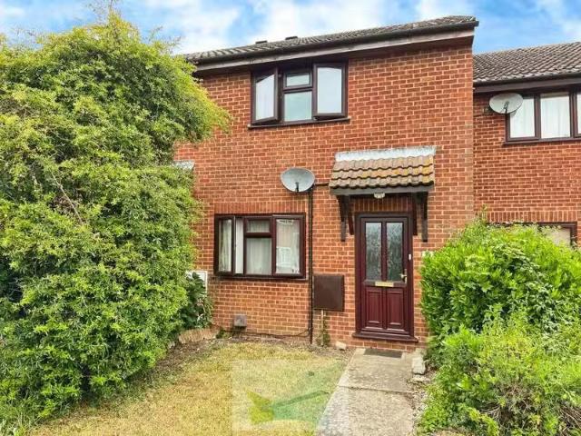 3 bedroom terraced house for rent in Brownsea Close, New Milto.