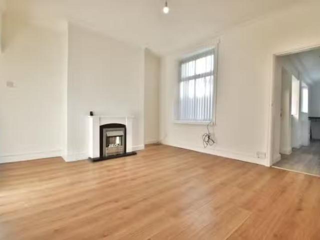 3 bedroom terraced house for rent in Burnley Road, Padiham, BB12