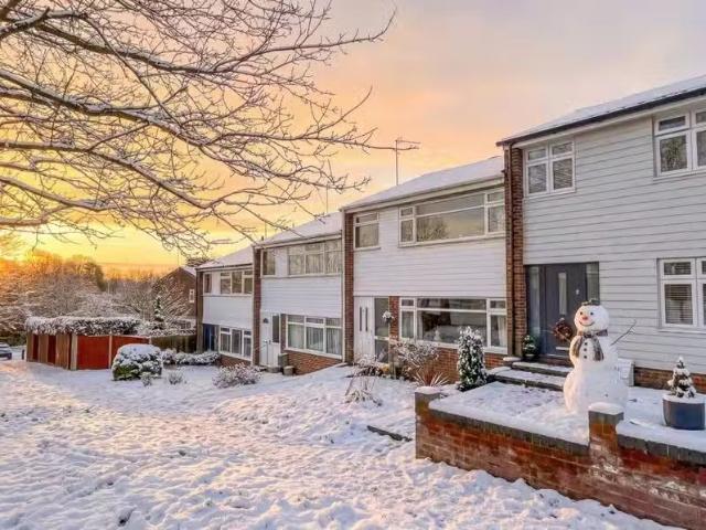 3 bedroom terraced house for rent in Burnside, Sawbridgeworth.