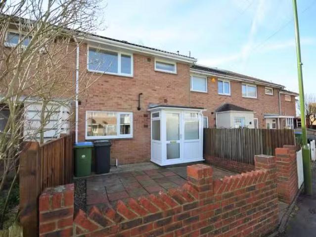 3 bedroom terraced house for rent in Giles Close, Arundel, BN18