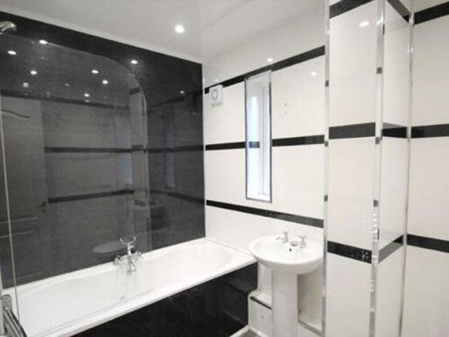 3 Bedroom Terraced House For Rent In Glebe, Washington