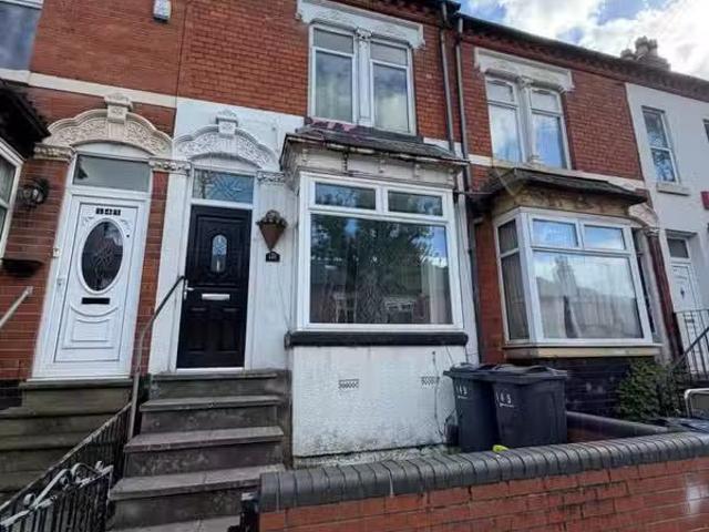 3 bedroom terraced house for rent in Greenhill Road, Handswort.