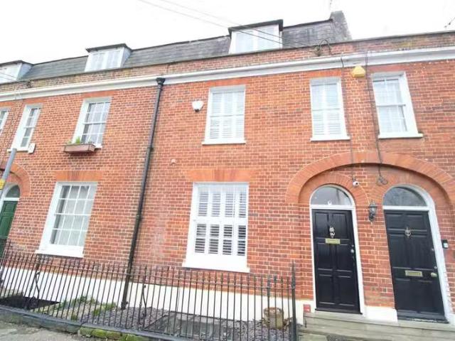 3 bedroom terraced house for rent in Guithavon Street, Witham.