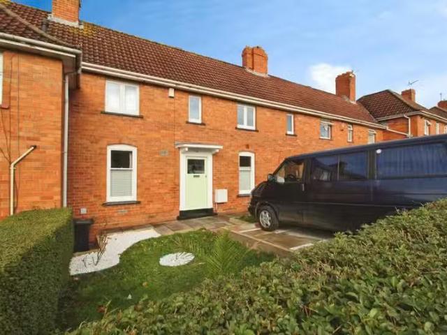 3 bedroom terraced house for rent in Daventry Road, Knowle, Br.