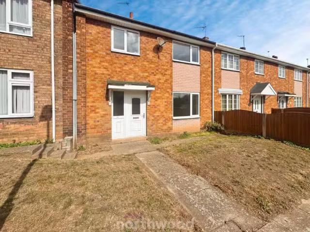 3 bedroom terraced house for rent in Elmhirst Road, Thorne, Do.