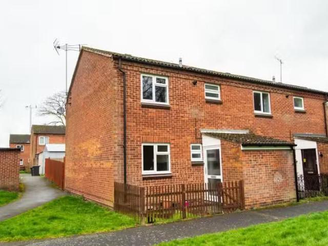 3 bedroom terraced house for rent in Exhall Close, Redditch, B98