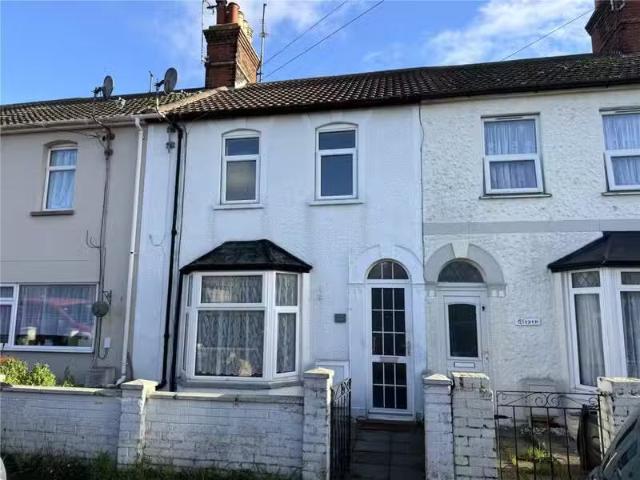 3 bedroom terraced house for rent in Fernlea Road, Harwich, Es.