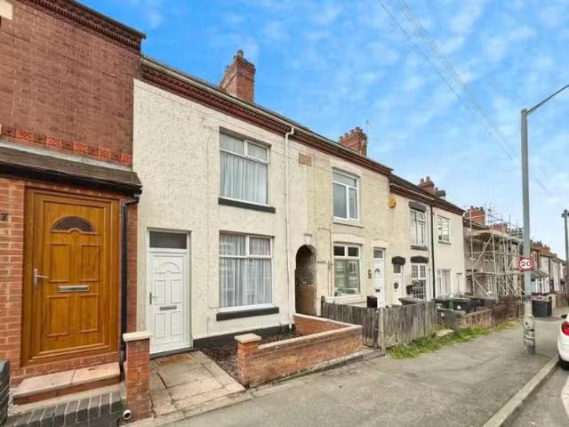 3 bedroom terraced house for rent in Haunchwood Road, Nuneaton.