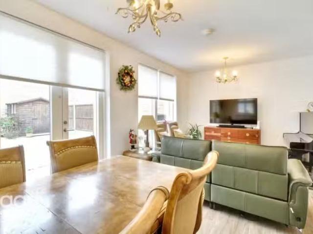 3 bedroom terraced house for rent in Hawkey Road, Cambridge, CB2