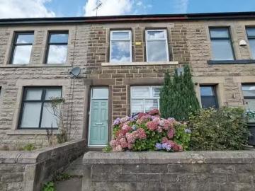 3 bedroom terraced house for rent in Helmshore Road, Haslingde.