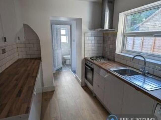 3 bedroom terraced house for rent in High Street, St. Mary Cray, Orpington, BR5