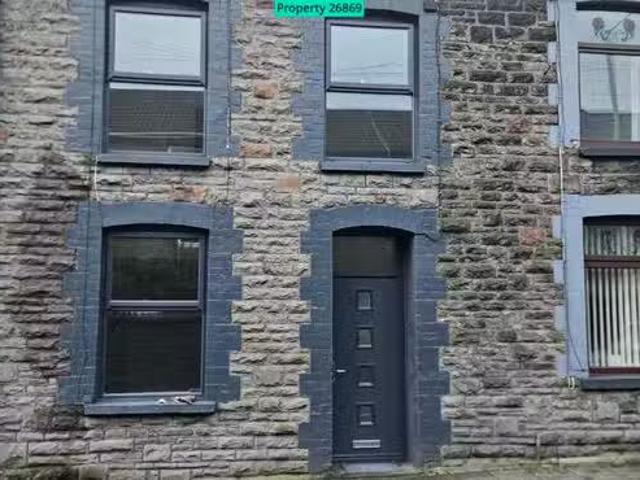 3 bedroom terraced house for rent in High Street, Porth, CF39