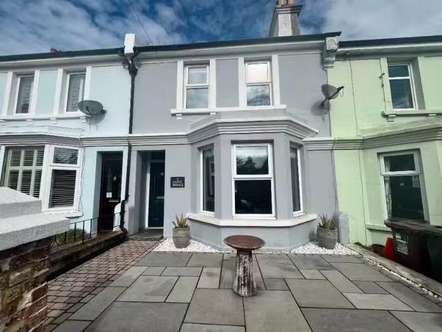 3 bedroom terraced house for rent in High Street, Pevensey, Ea.