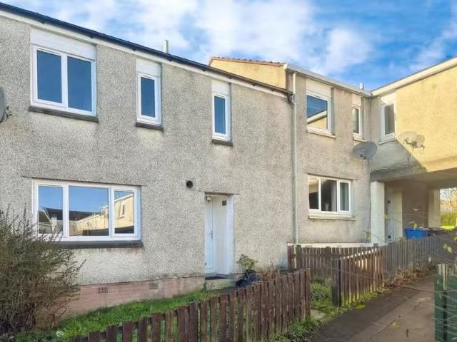 3 bedroom terraced house for rent in Huron Avenue, Livingston.