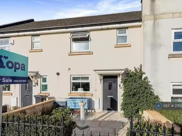 3 bedroom terraced house for rent in Oak Leaze, Patchway, Bris.