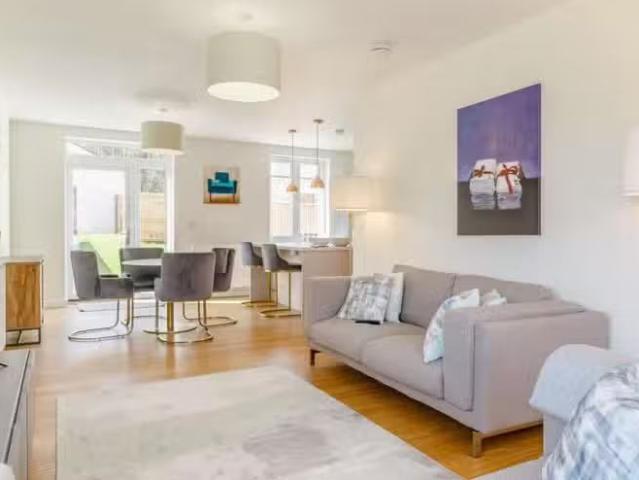 3 bedroom terraced house for rent in Morningside Walk, Matlock.