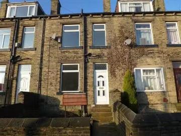 3 bedroom terraced house for rent in Mayfield View, Wyke, Brad.