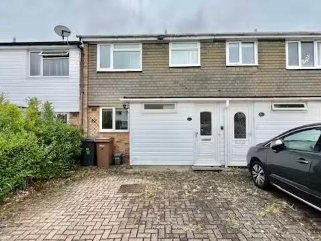 3 bedroom terraced house for rent in Noakes Avenue, Chelmsford.