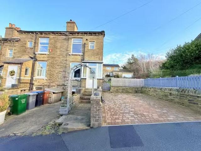 3 bedroom terraced house for rent in New Brighton, Bingley, BD16