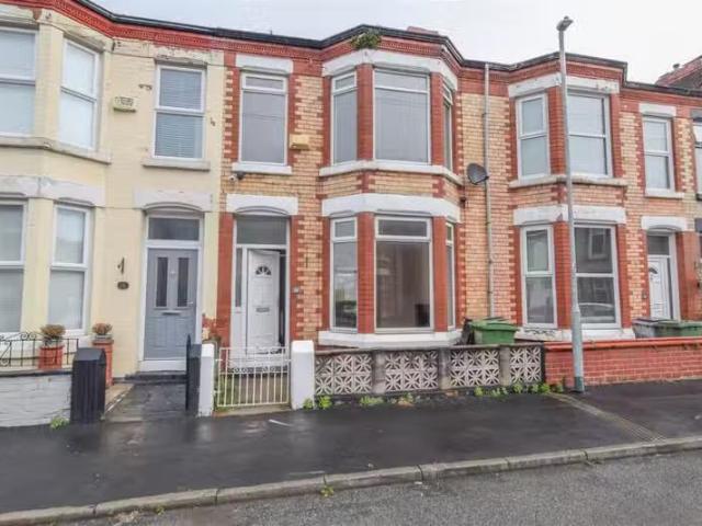 3 bedroom terraced house for rent in Seaview Avenue, Wallasey.