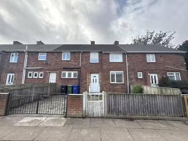 3 bedroom terraced house for rent in Stainton Drive, Grimsby.