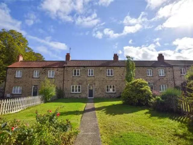 3 bedroom terraced house for rent in Staindrop, Darlington, Du.