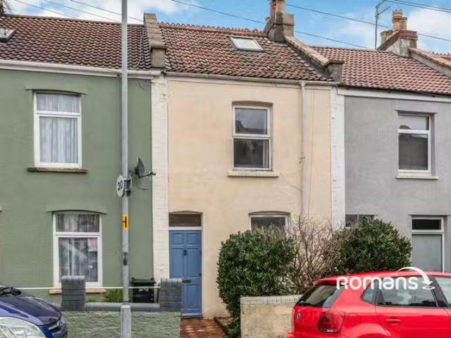 3 bedroom terraced house for rent in Stanley Street South, Bri.