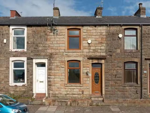 3 bedroom terraced house for rent in Padiham Road, Burnley, La.