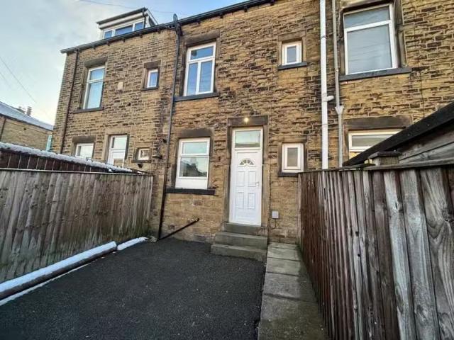 3 bedroom terraced house for rent in Peterborough Terrace, Bra.