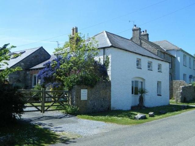 3 Bedroom Terraced House For Rent In Pembroke, Pembrokeshire