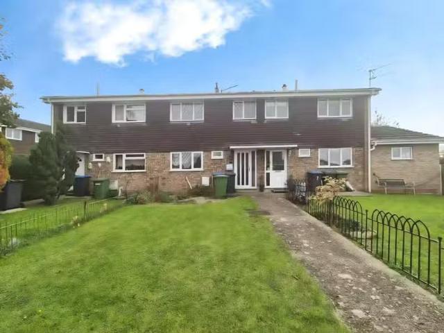 3 bedroom terraced house for rent in Ploughmans Holt, Southam.