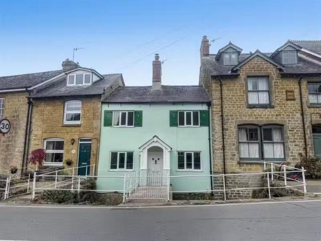 3 bedroom terraced house for rent in Prout Bridge, Beaminster.