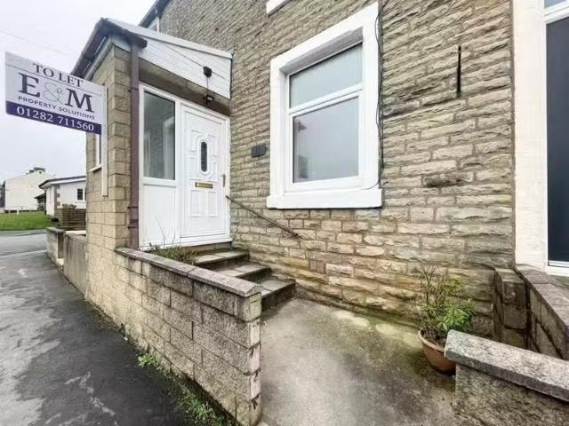 3 bedroom terraced house for rent in Water Street, Hapton, Bur.