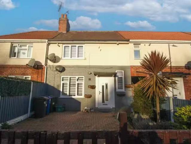 3 bedroom terraced house for rent in Warren Close, Doncaster.