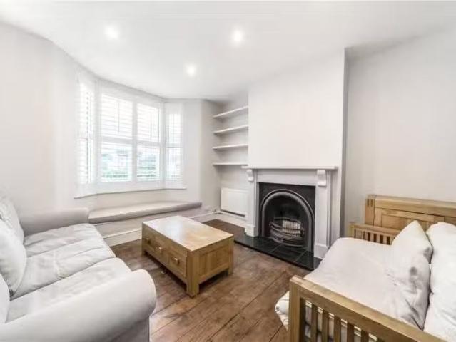 3 bedroom terraced house for rent in West Road, Stratford, Lon.