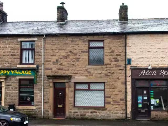 3 bedroom terraced house for rent in Whalley Road, Read, BB12