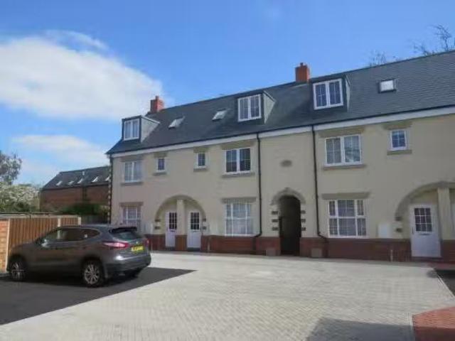3 bedroom terraced house for rent in Temple street, Rugby, CV21