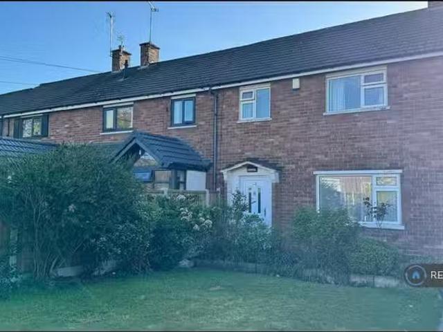 3 bedroom terraced house for rent in Thirlmere Road, Chester.