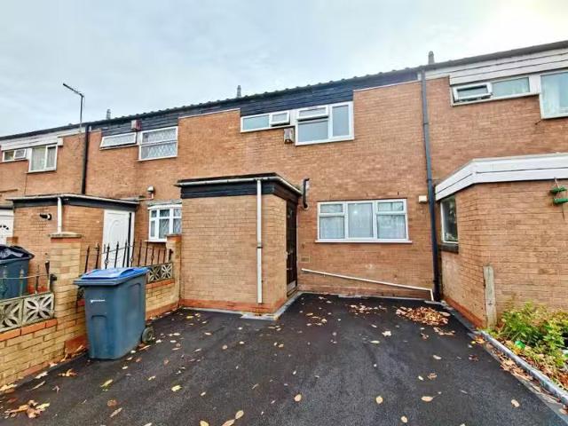 3 bedroom terraced house for rent in Turner Street, Birmingham.