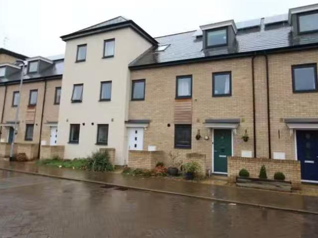 3 bedroom terraced house for rent in Unwin Square, Cambridge.