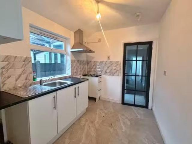 3 bedroom terraced house for rent in Vicarage Road, B71