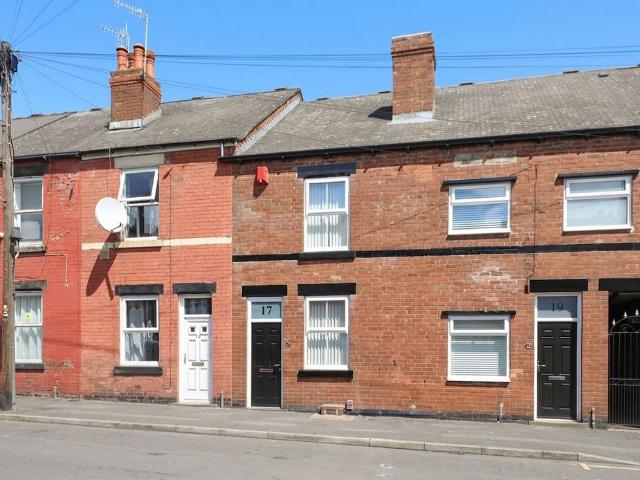 3 bedroom terraced house for sale