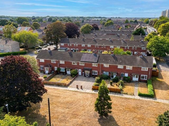 3 bedroom terraced house for sale