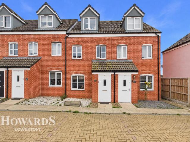3 bedroom terraced house for sale